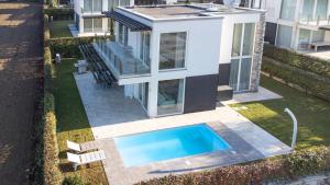 Fotografie z fotogalerie ubytování Villa Petra with a pool v destinaci Manerba del Garda + 33 fotografií