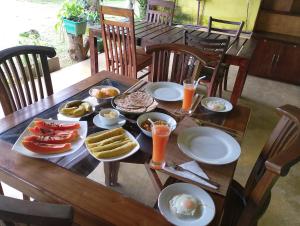 Makanan di atau berdekatan hotel