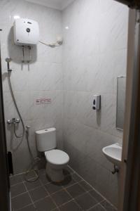Koupelna v ubytování Rahayu Hotel Cirebon