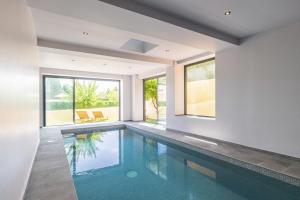 Бассейн в HSAUVAN - Villa Design Swimming Pool Sea View или поблизости