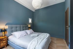 Кровать или кровати в номере HSAUVAN - Villa Design Swimming Pool Sea View