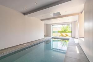 Бассейн в HSAUVAN - Villa Design Swimming Pool Sea View или поблизости