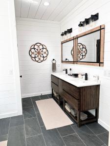 Gallery image of Soho Haven Cabin is Luxurious! in Broken Bow