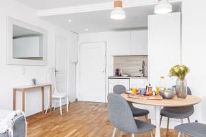 Kuchyňa alebo kuchynka v ubytovaní JOFFRE 2 - Cosy apartment in City Center + 19 fotografií