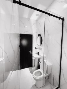 O baie la LaVintage Apartelle +1 fotografie