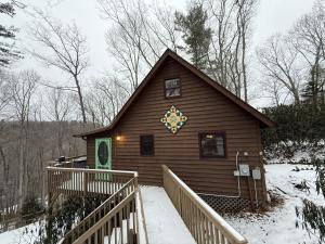 Το Log Cabin, Hot Tub, Secluded Close To Town τον χειμώνα
