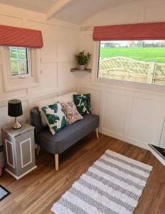 Φωτογραφία από το άλμπουμ του Llwynhelig House Railway Carriage - Delightful Cowbridge Railway Carriage with Hot Tub σε Cowbridge +11 φωτογραφίες
