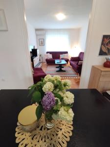 Posezení v ubytování Fabulous Apartment "Central Sun" with Balcony and Park View