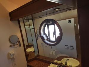 Koupelna v ubytování HOTEL MI SOLAR EJECUTIVO