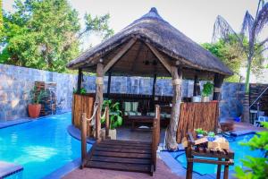 Piscine de l'établissement Ankuweni Guest house ou située à proximité