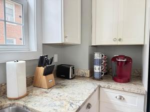 Gallery image of NYC in 30 min 3 King Beds Patio WD Sunroom in Mount Vernon