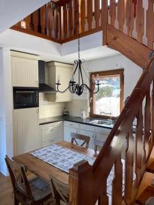 Køkken eller tekøkken på Holiday home Gröbming Ski Mountains