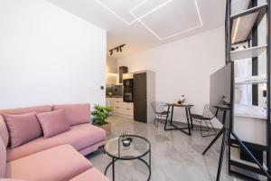 Kuchyň nebo kuchyňský kout v ubytování PNOẼ Luxury Apartments
