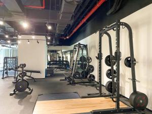 O centro de fitness e/ou as comodidades de fitness de Silhouette Suite Studio by JK