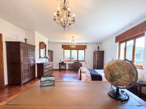 A seating area at Chalet Las Llamas