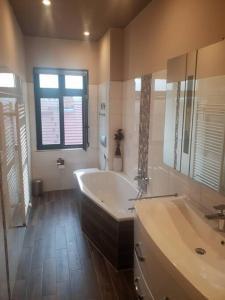 Ένα μπάνιο στο Feriendomicil am Warener Hafen Casita Priscila +22 φωτογραφίες