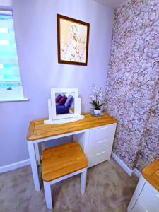 Billede fra billedgalleriet på Richmond Cottage - Brand New 4BR Holiday Home, just 3 minutes from the beach with Pool Table and Free Parking i Herne Bay