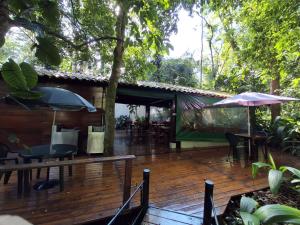 Kebun di luar Casa com piscina natural com jacuzzi e área de lazer