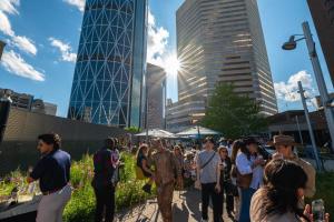 Gestir sem dvelja á Delta Hotels by Marriott Calgary Downtown