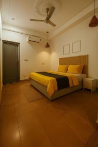 Voodi või voodid majutusasutuse Bunk Hostel Rishikesh toas