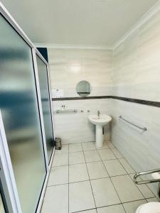 Koupelna v ubytování Joy Guesthouse Mabote