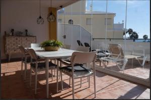 Balkón alebo terasa v ubytovaní Nerja Burriana Playa