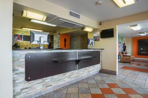 Kuchyň nebo kuchyňský kout v ubytování Motel 6-Holbrook, AZ