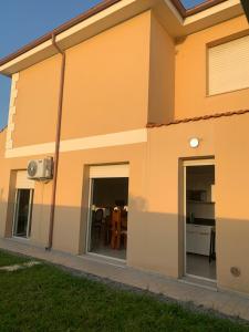 Budova, kde se vila nachází