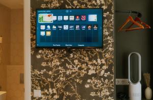 Μια τηλεόραση ή/και κέντρο ψυχαγωγίας στο Hotel Heye 130