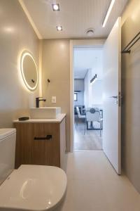 Koupelna v ubytování Apartamentos de luxo Campo belo perto do aeroporto