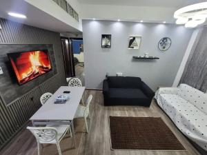 Χώρος καθιστικού στο Beachfront 2BHK with Sea View