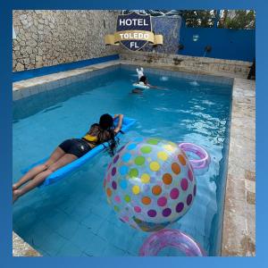 Bazén v ubytování Hotel Toledo FL nebo v jeho okolí
