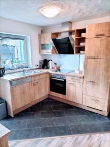 Küche/Küchenzeile in der Unterkunft Ferienwohnung Schneider