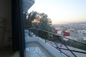 Rõdu või terrass majutusasutuses Agadir Funky Chill Guesthouse Surf, Horse, Music adventures