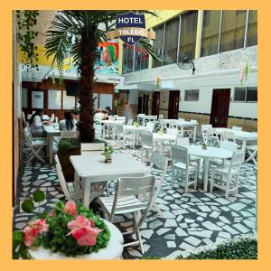 Restaurace v ubytování Hotel Toledo FL