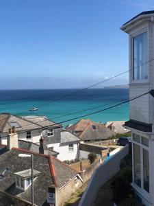 Billede fra billedgalleriet på Dixies View - 2 bed apartment - Central St Ives i St Ives
