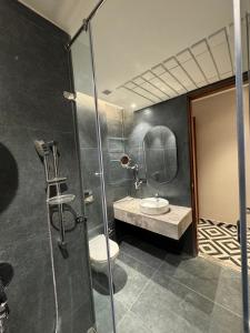 Koupelna v ubytování Tranquil Luxe Stays