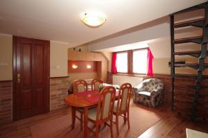 Posedenie v ubytovaní Gyulai Brill Apartman