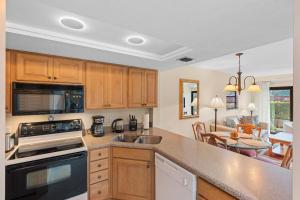 Gallery image of PSR #109 End Unit -First Floor and Close to The Lobby in Naples