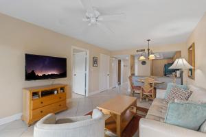Gallery image of PSR #109 End Unit -First Floor and Close to The Lobby in Naples