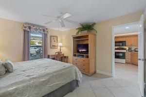 Gallery image of PSR #109 End Unit -First Floor and Close to The Lobby in Naples