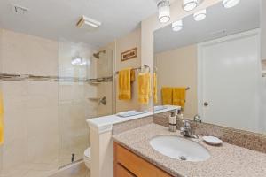 Gallery image of PSR #109 End Unit -First Floor and Close to The Lobby in Naples