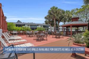 Gallery image of PSR #109 End Unit -First Floor and Close to The Lobby in Naples