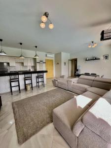 Η κουζίνα ή μικρή κουζίνα στο بلانكا مراسى