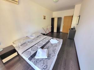 Postel nebo postele na pokoji v ubytování Family Apartments in Solmarin