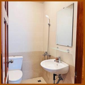 Koupelna v ubytování Nam Xuan Premium Hotel