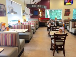 Ruang duduk di Motel 6-Townsend, GA