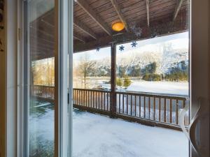Gallery image of Ocean Views Huge Deck Walk to Beach, Trails in Douglas
