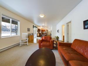 Gallery image of Ocean Views Huge Deck Walk to Beach, Trails in Douglas