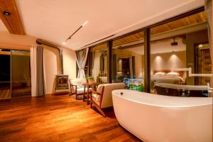 Ruang duduk di Xianxiuju Garden Courtyard B&B